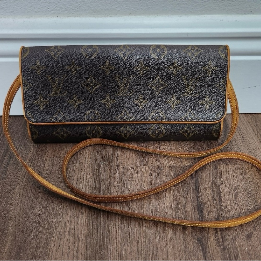 Authentic Vintage Louis Vuitton Twin GM pochette shoulder bag